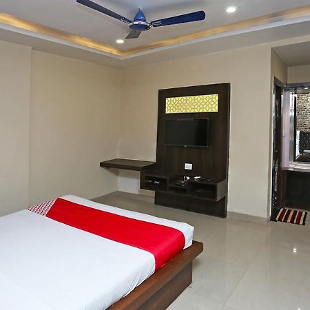 Oyo Flagship 43897 Redstone Hotel Gwalior Exterior photo